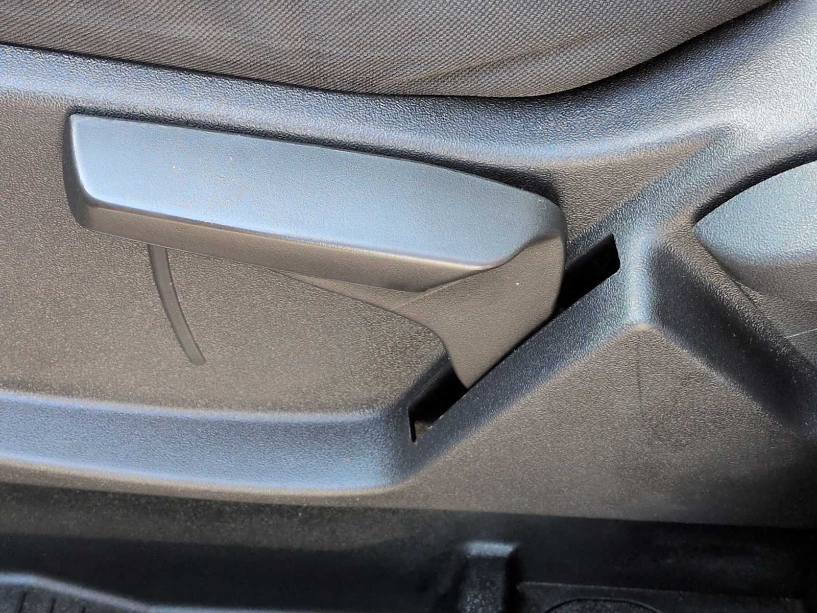 Thumbnail: 2019 Ford Escape - 18