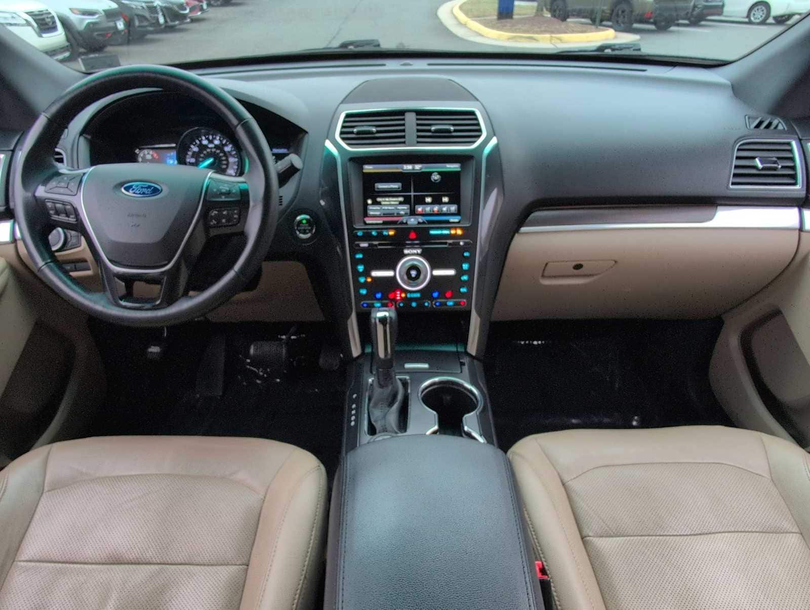 Thumbnail: 2016 Ford Explorer - 15