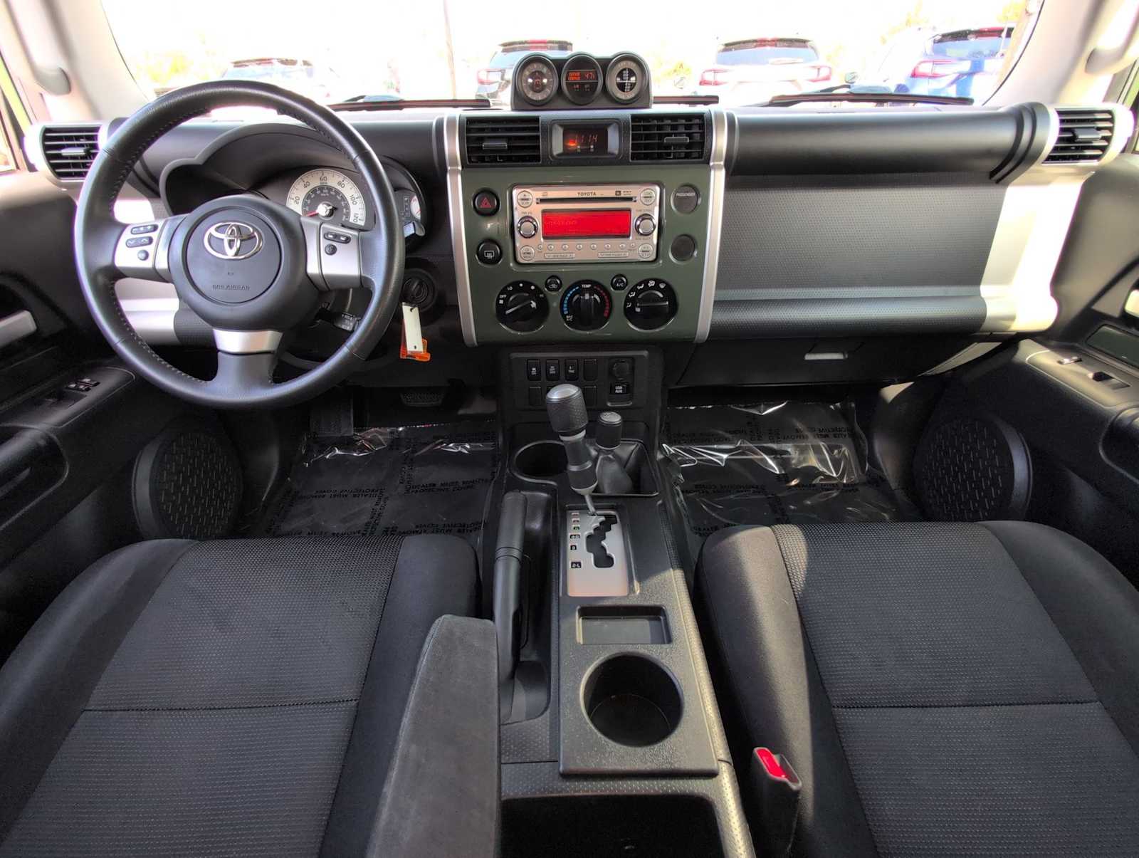 Thumbnail: 2012 Toyota FJ Cruiser - 15