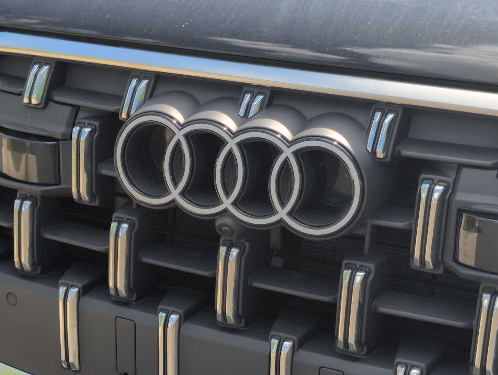 Thumbnail: 2025 Audi Q7 - 12