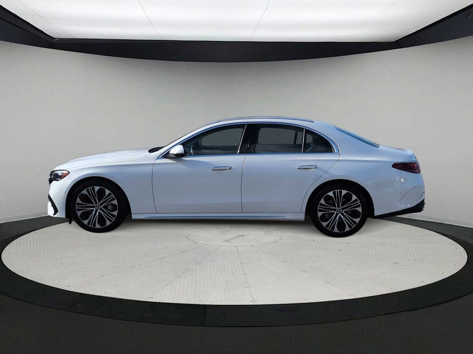 Thumbnail: 2024 Mercedes-Benz E-Class - 5