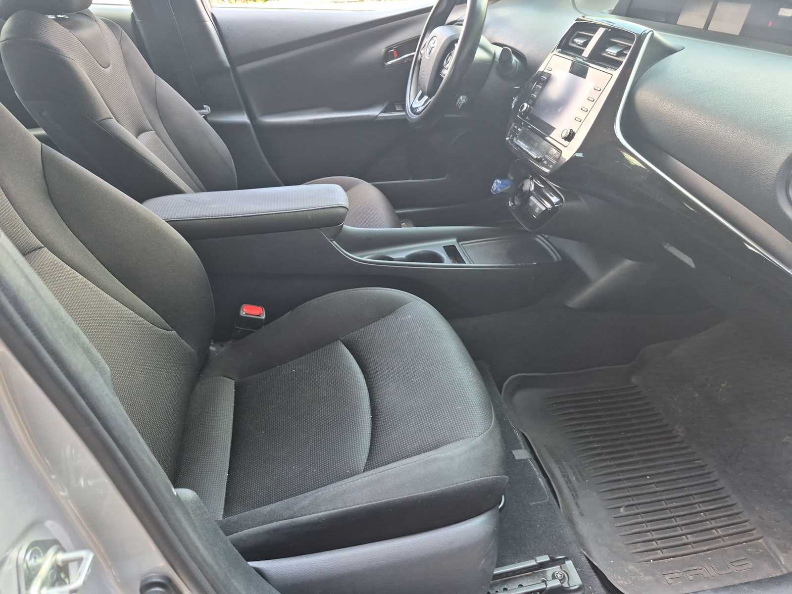 2022 Toyota Prius L Eco - Photo 20