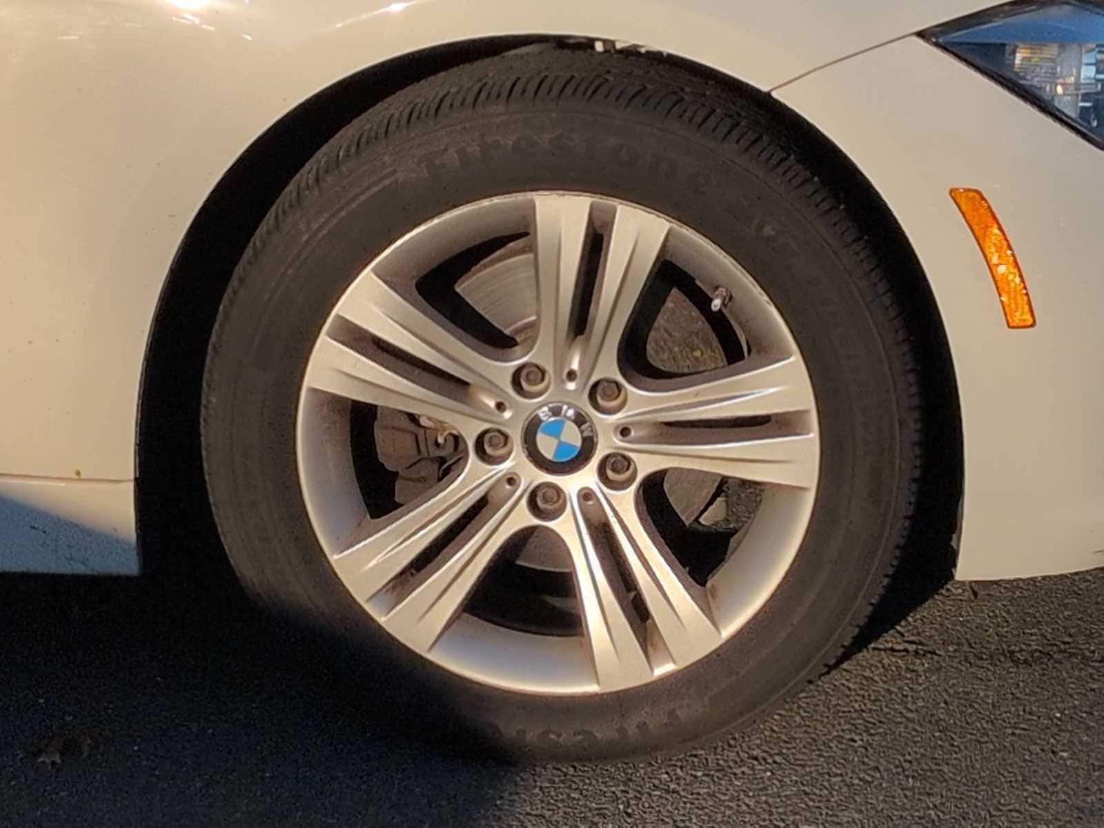 Thumbnail: 2016 BMW 3 Series - 14