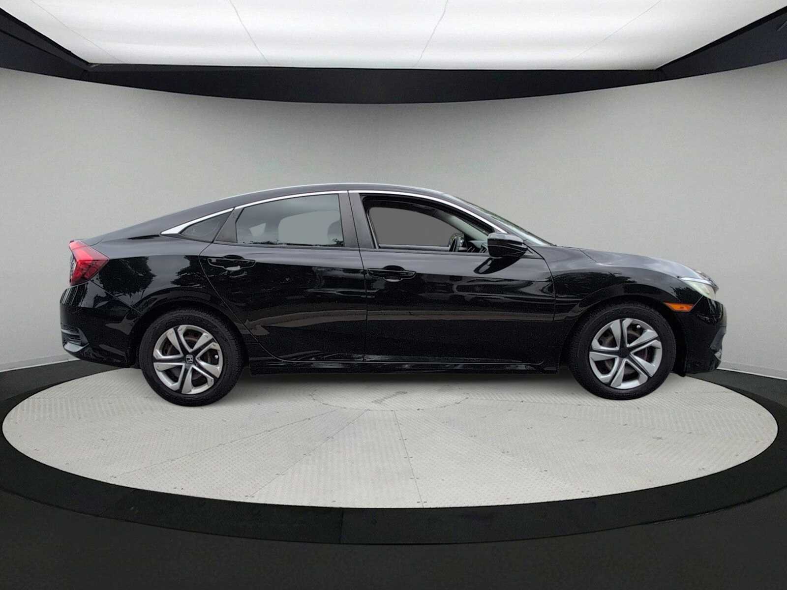 Thumbnail: 2016 Honda Civic - 9