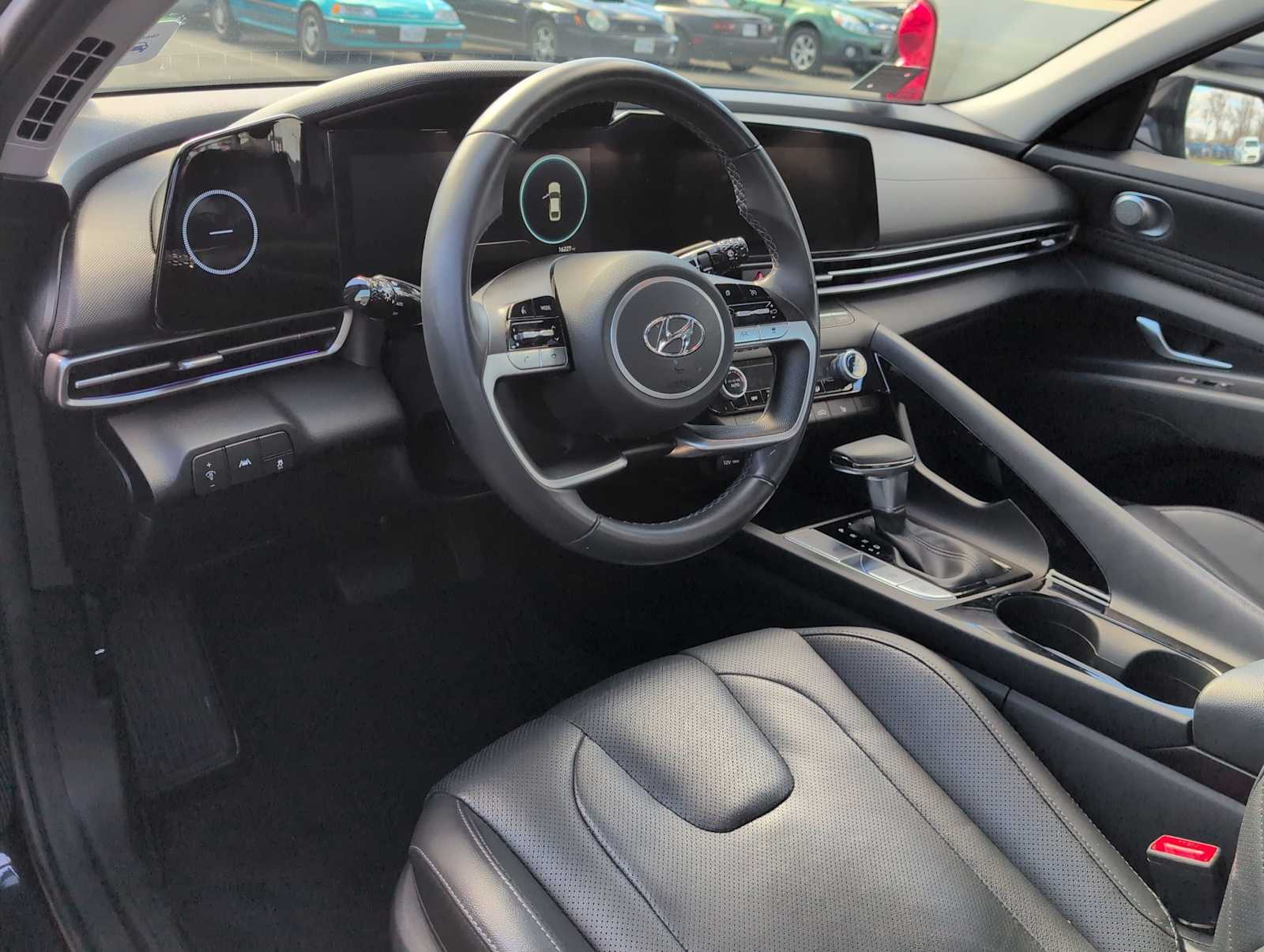 Thumbnail: 2023 Hyundai Elantra - 10