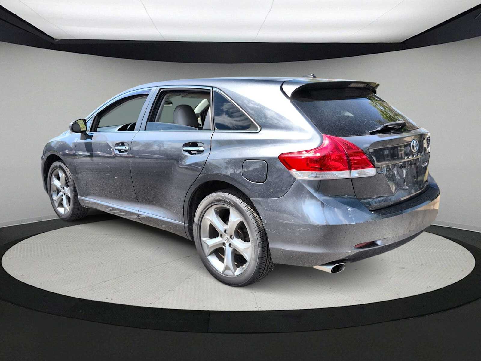 Thumbnail: 2011 Toyota Venza - 6