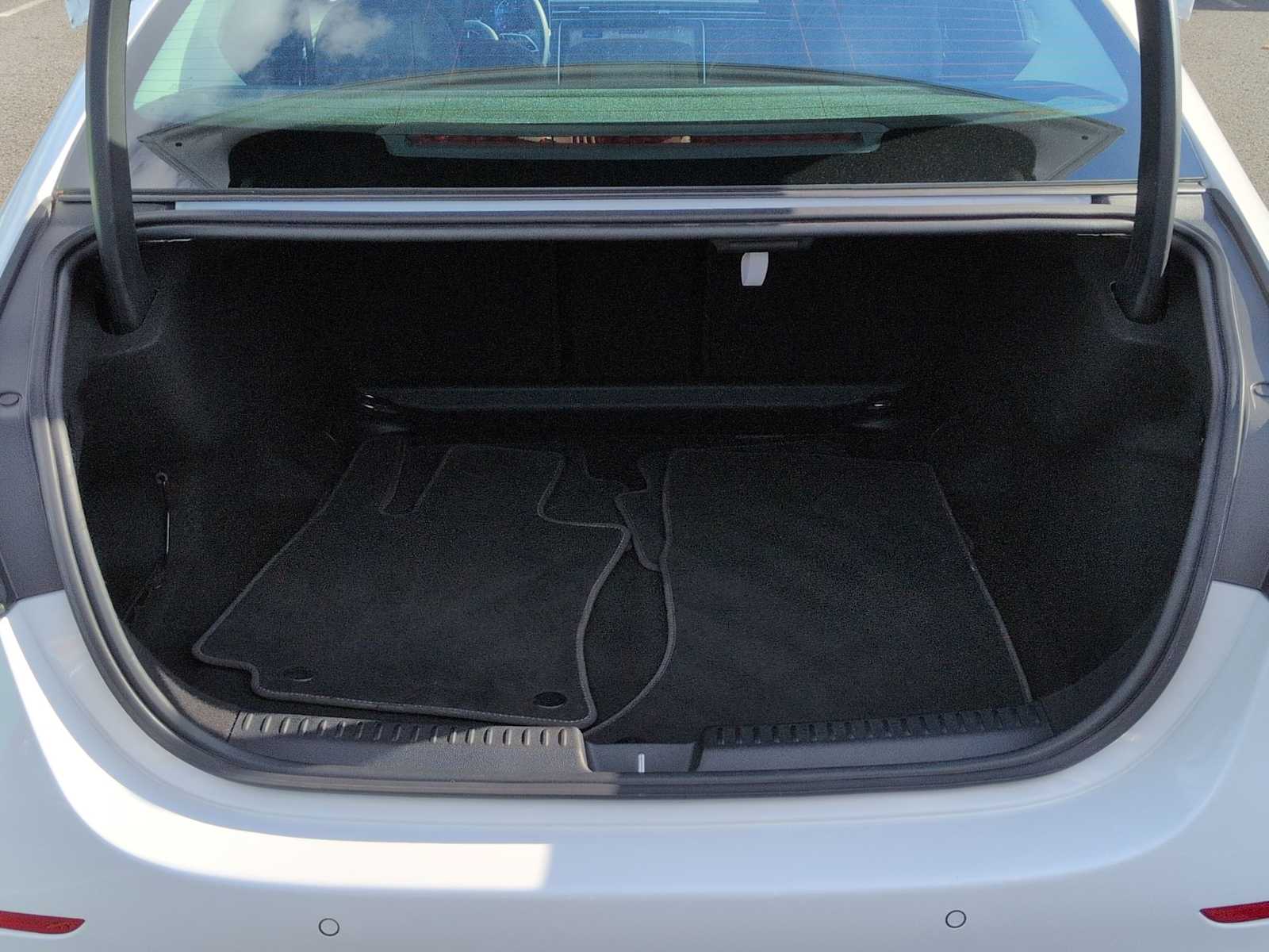 Thumbnail: 2024 Mercedes-Benz E-Class - 35