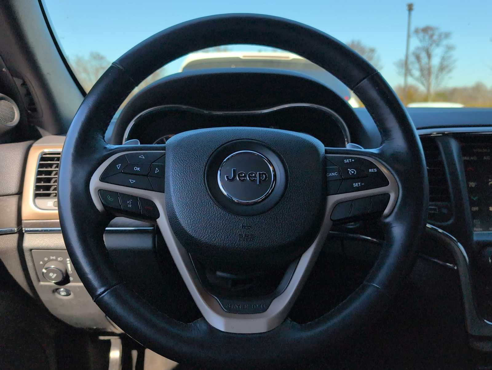 Thumbnail: 2015 Jeep Grand Cherokee - 22