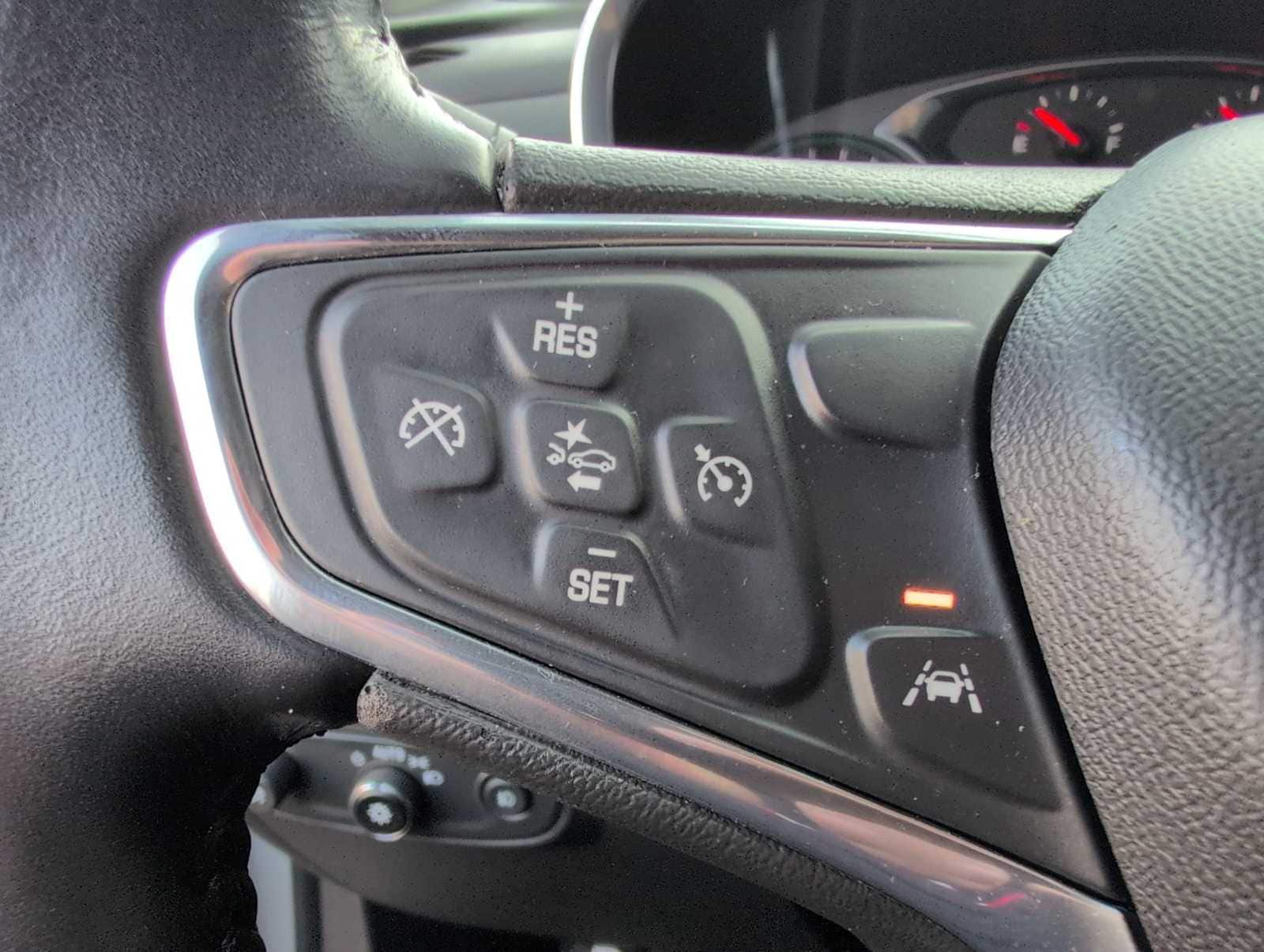 Thumbnail: 2020 Chevrolet Equinox - 24