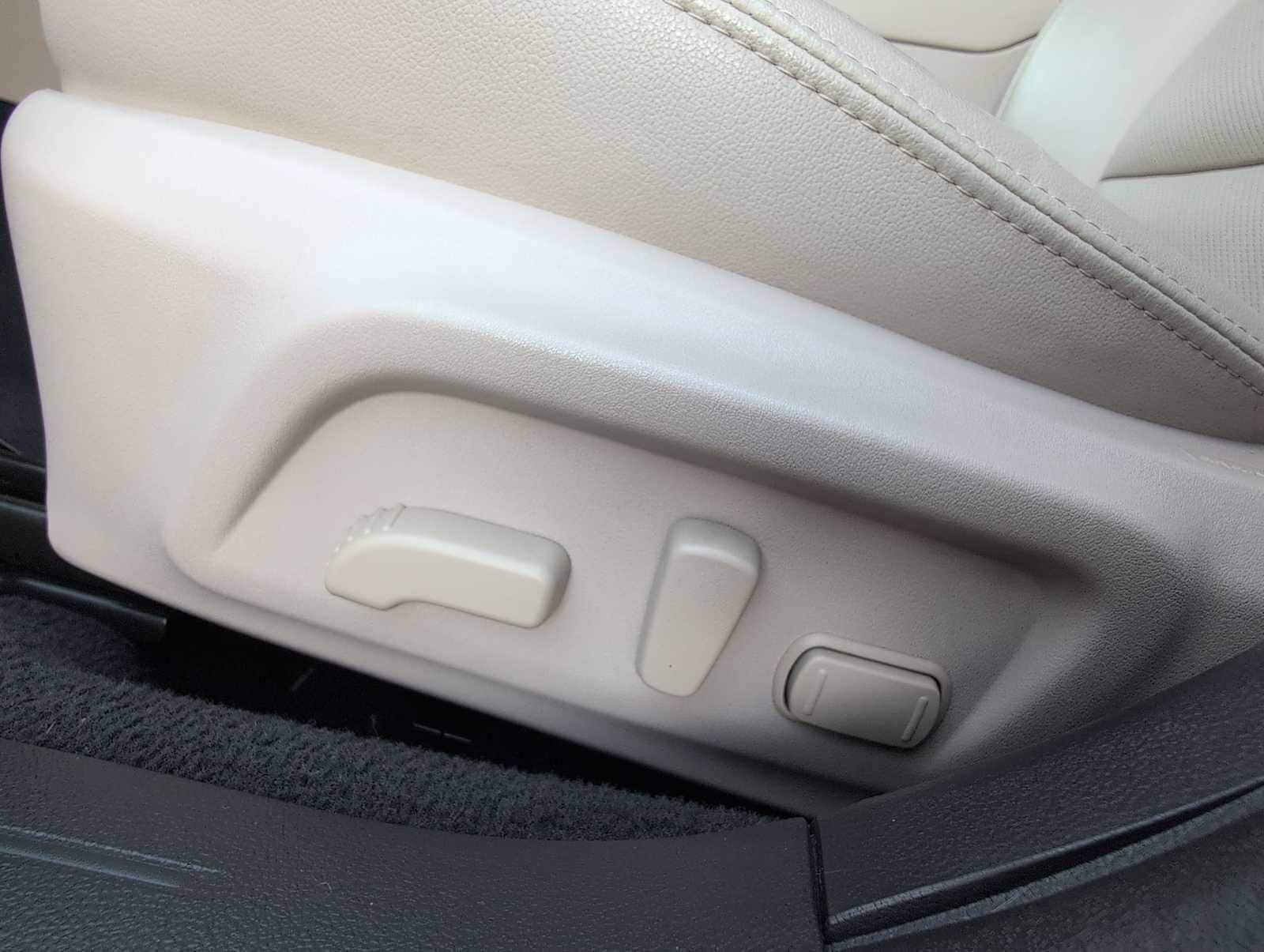 Thumbnail: 2017 Subaru Outback - 18