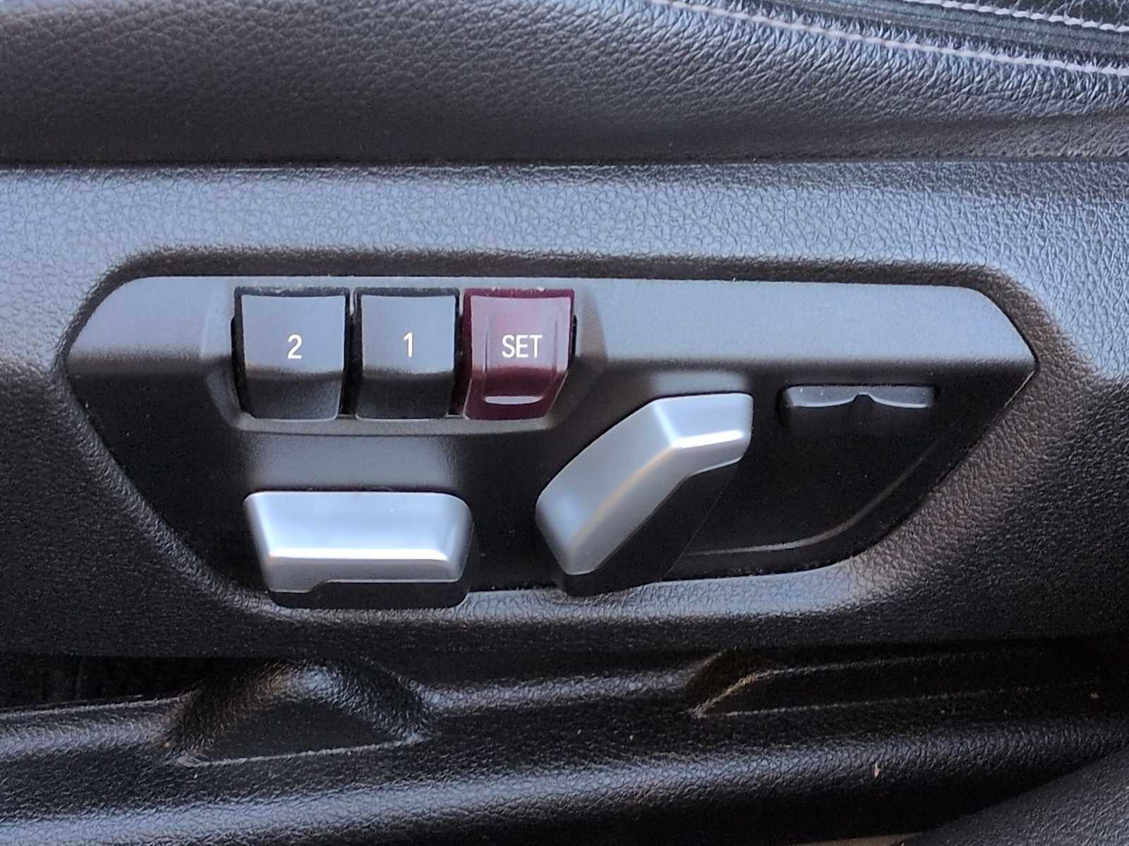 Thumbnail: 2016 BMW 3 Series - 18