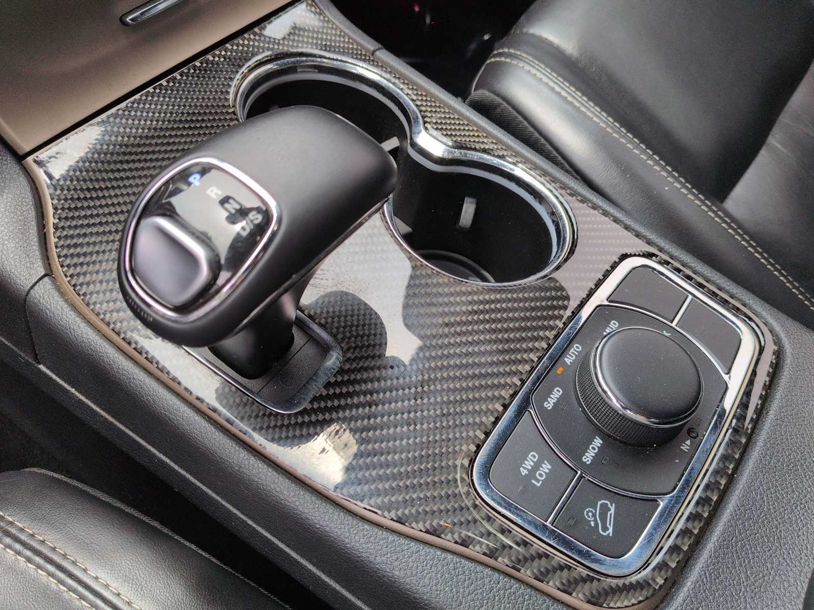 Thumbnail: 2015 Jeep Grand Cherokee - 32