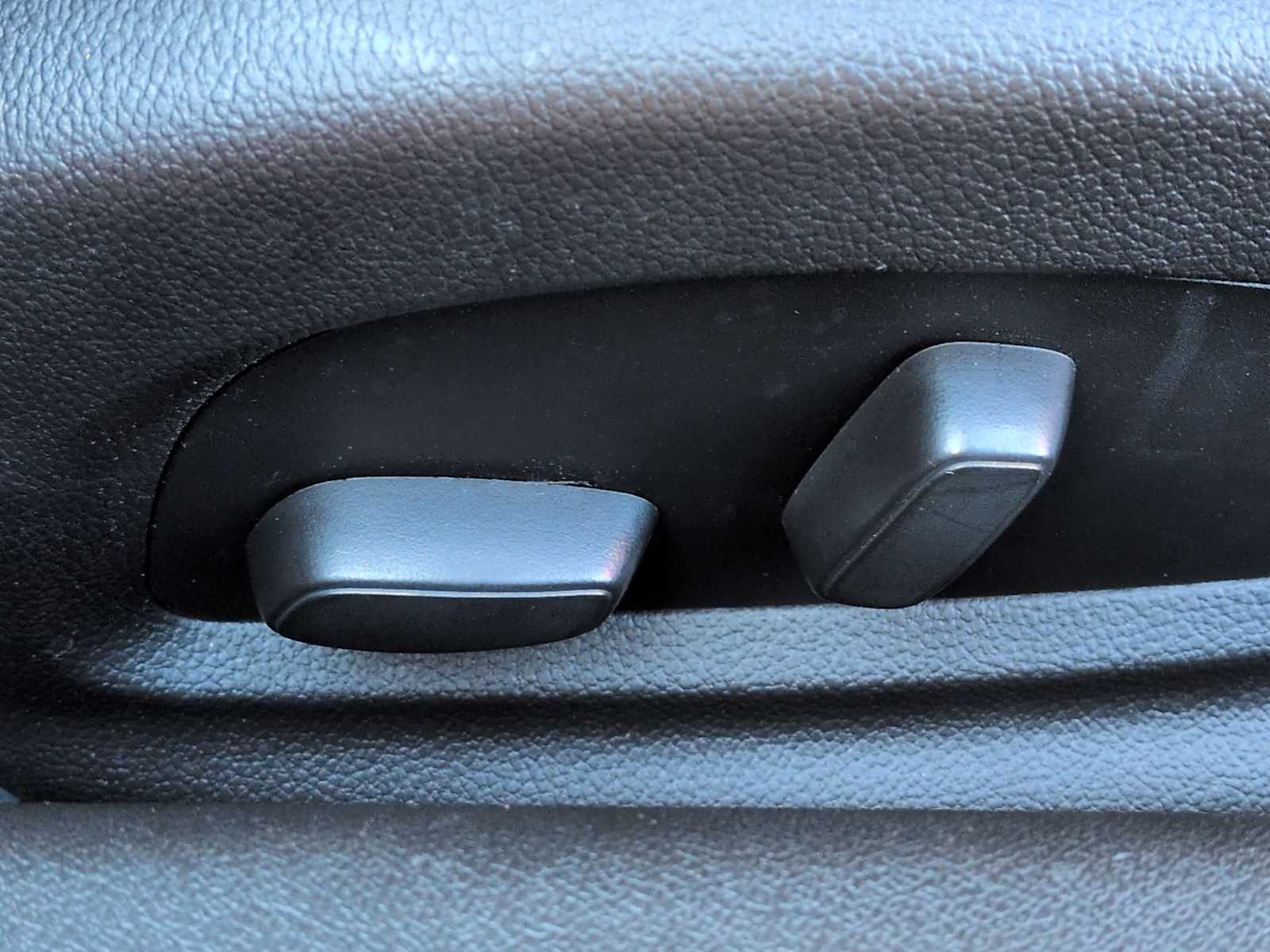 Thumbnail: 2023 Chevrolet Camaro - 18