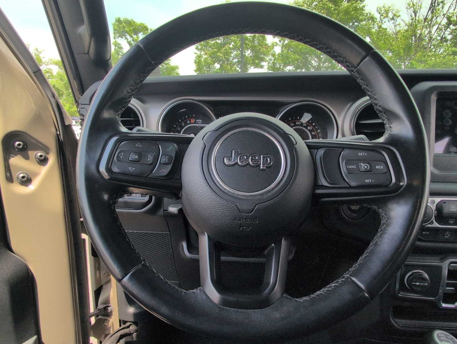 Thumbnail: 2020 Jeep Gladiator - 21