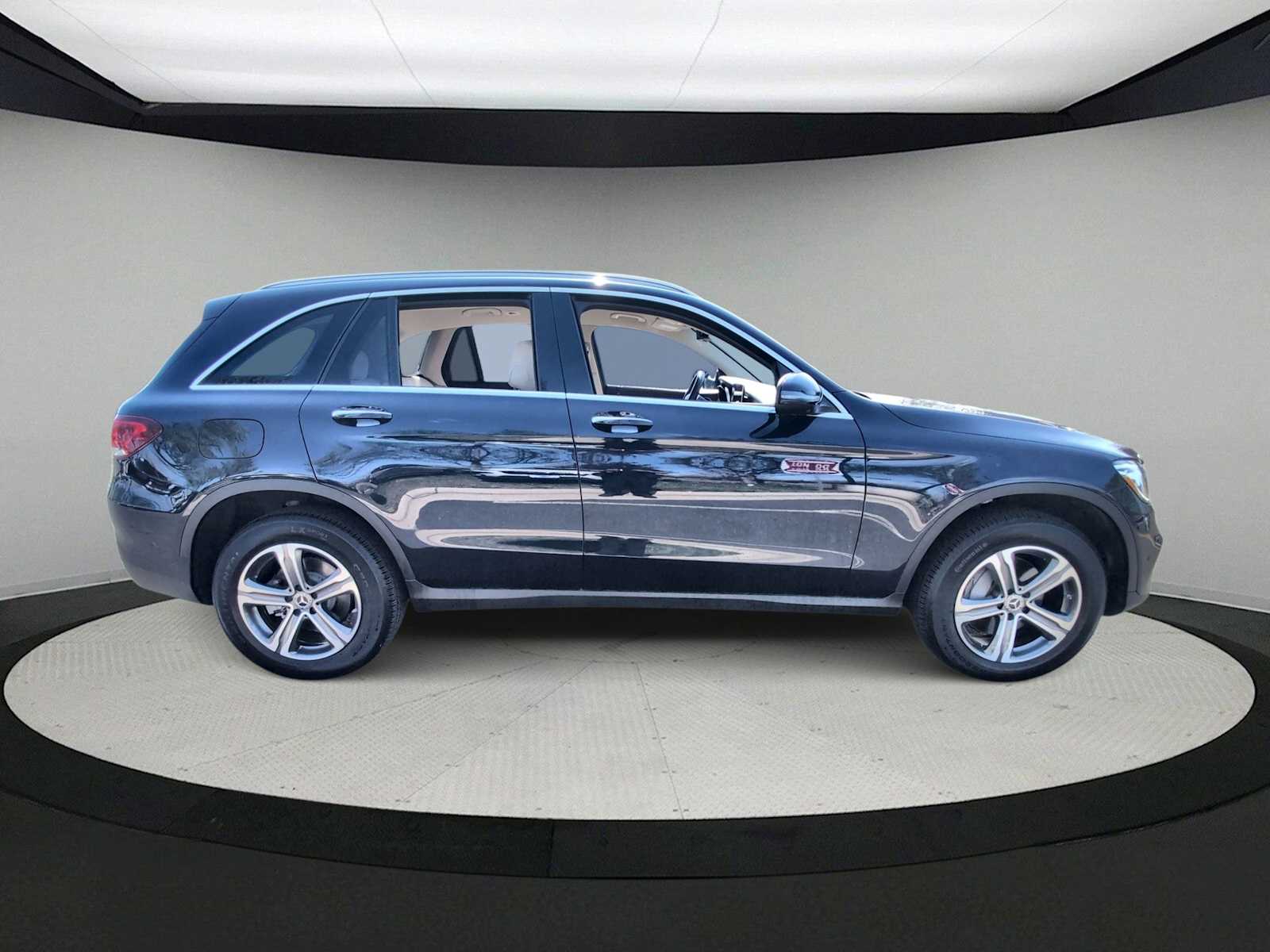 Thumbnail: 2022 Mercedes-Benz GLC - 9