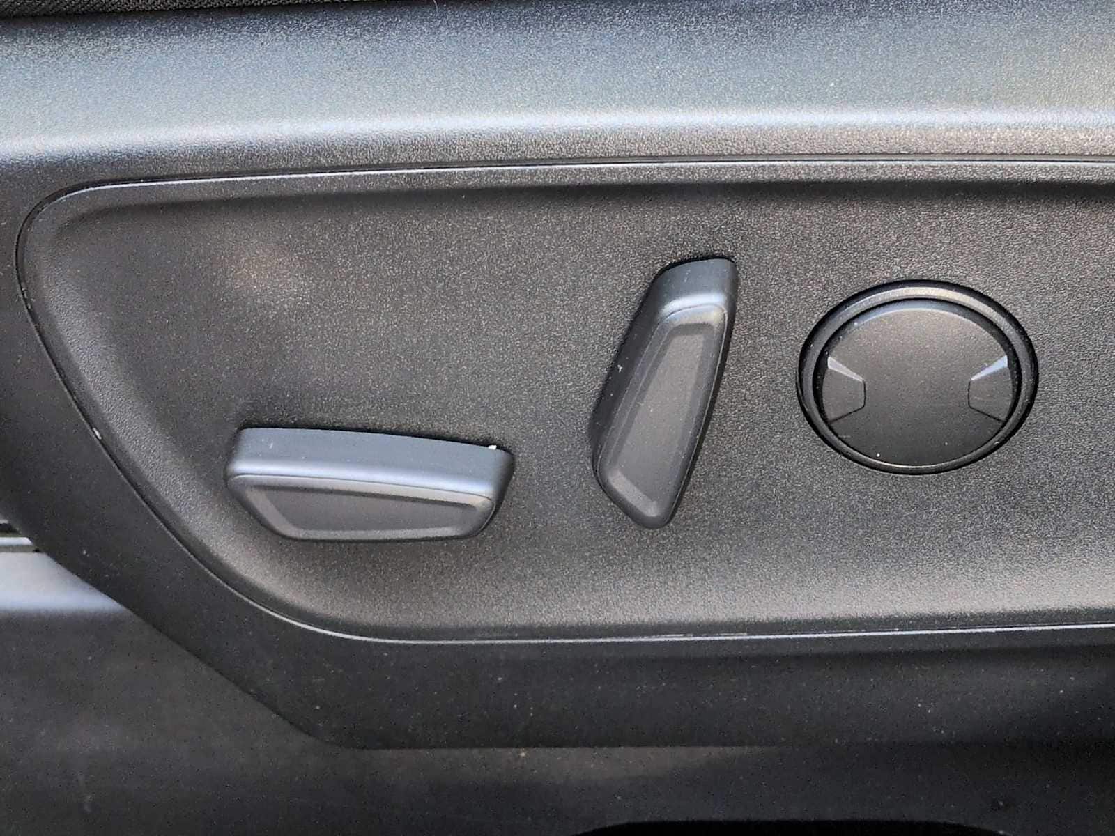 Thumbnail: 2020 Ford Escape - 18