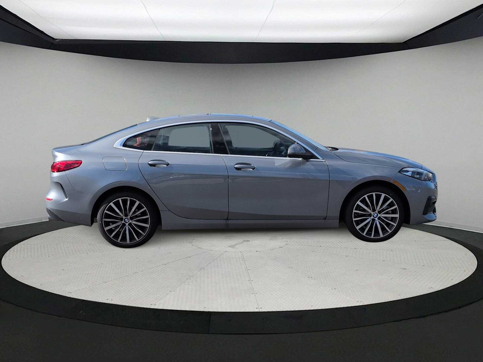 Thumbnail: 2024 BMW 2 Series - 9