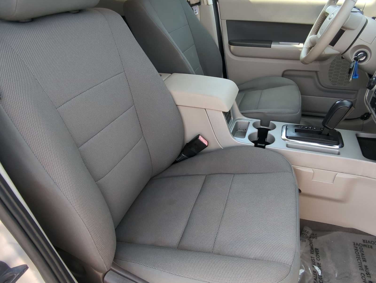 Thumbnail: 2010 Ford Escape - 20