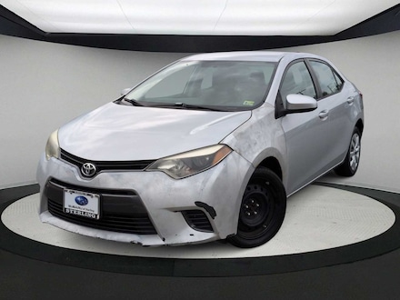 Featured Used 2015 Toyota Corolla LE Sedan for Sale near Herndon, VA