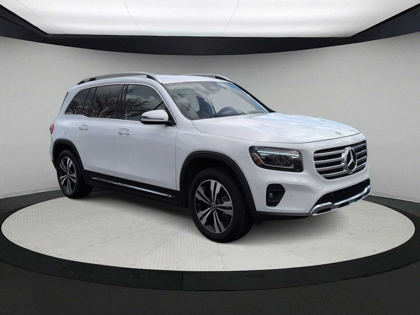 Thumbnail: 2024 Mercedes-Benz GLB - 2