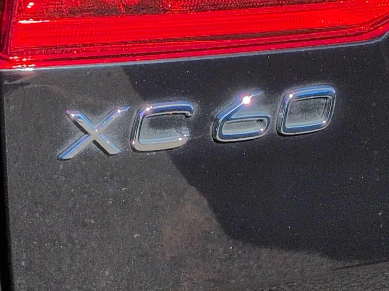 Thumbnail: 2025 Volvo XC60 - 12