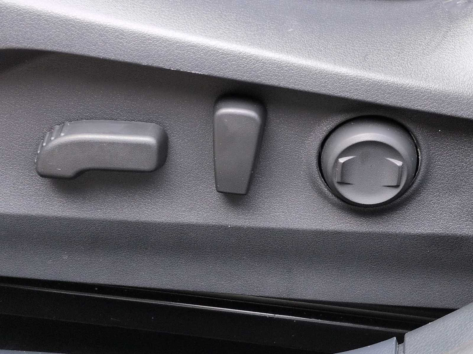 Thumbnail: 2025 Subaru Outback - 18