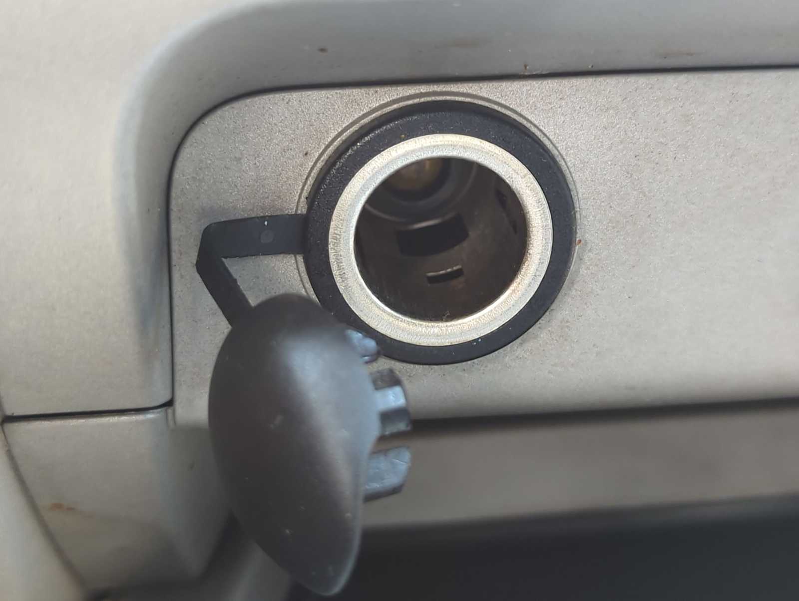 Thumbnail: 2010 Ford Escape - 28