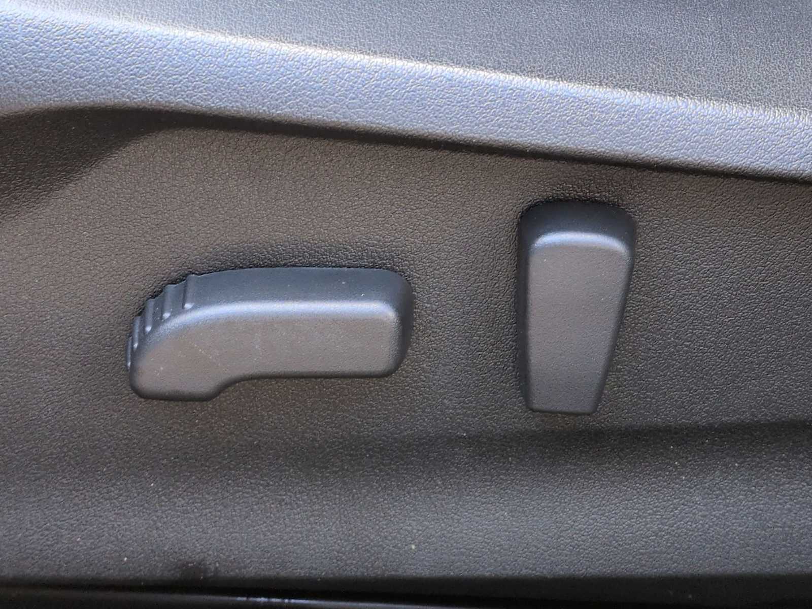 Thumbnail: 2022 Subaru Crosstrek - 18