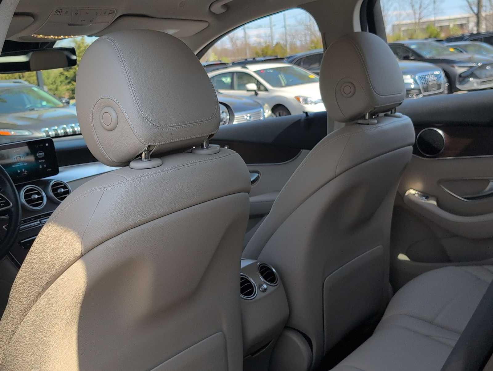 Thumbnail: 2022 Mercedes-Benz GLC - 18