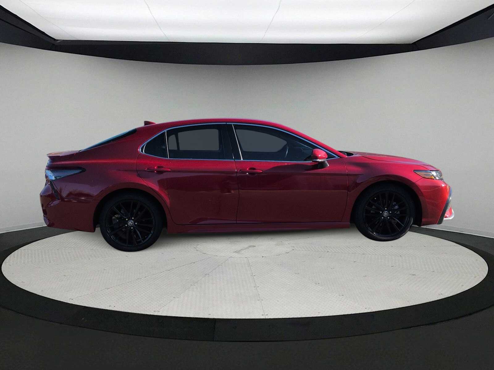 Thumbnail: 2022 Toyota Camry - 9