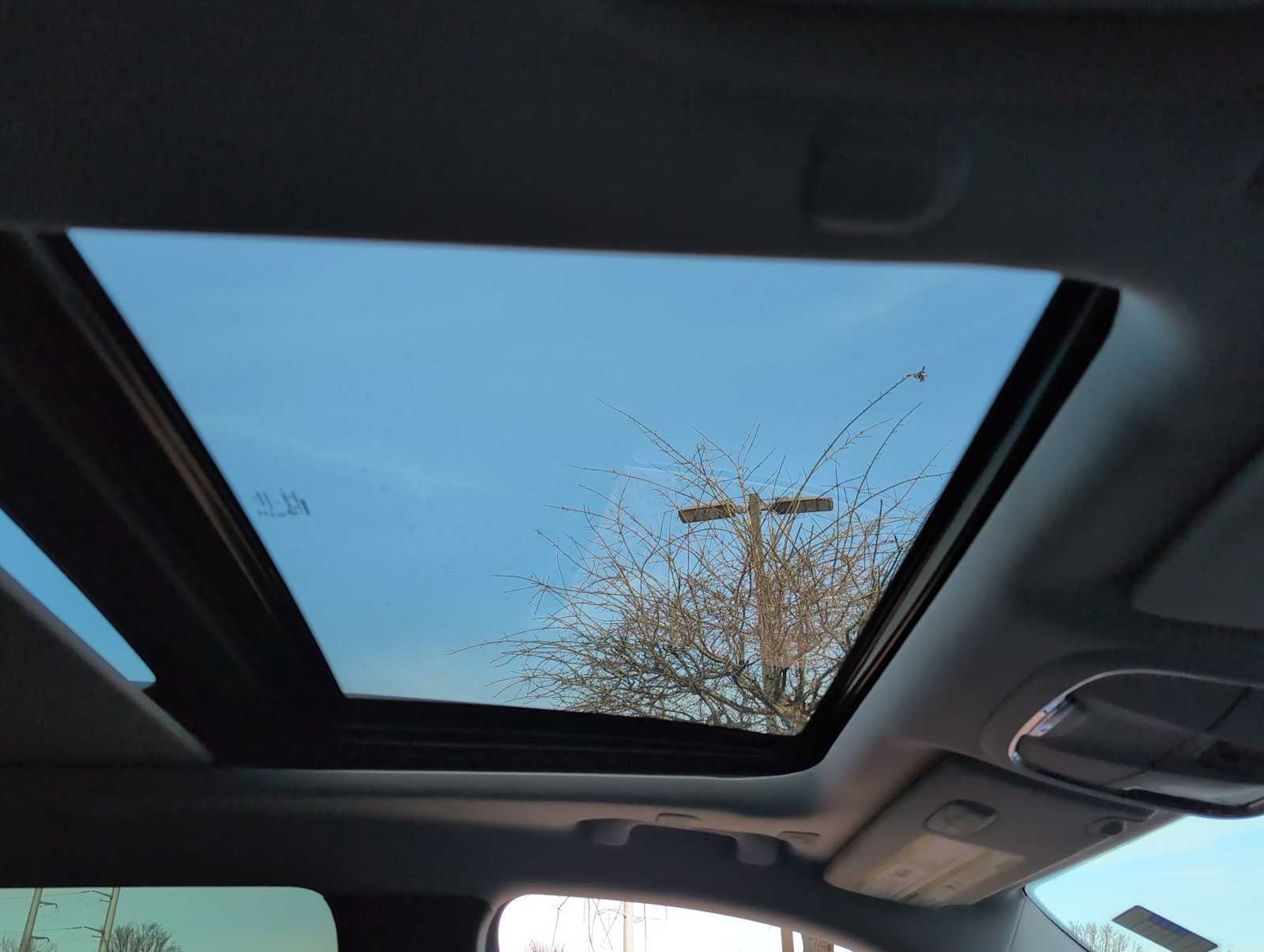 Thumbnail: 2019 Jeep Cherokee - 20