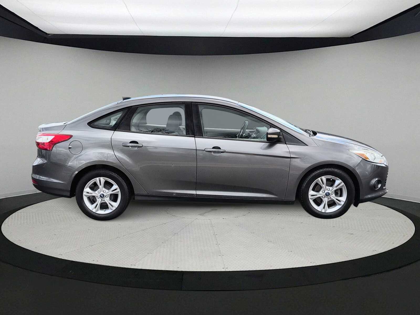 Thumbnail: 2013 Ford Focus - 9