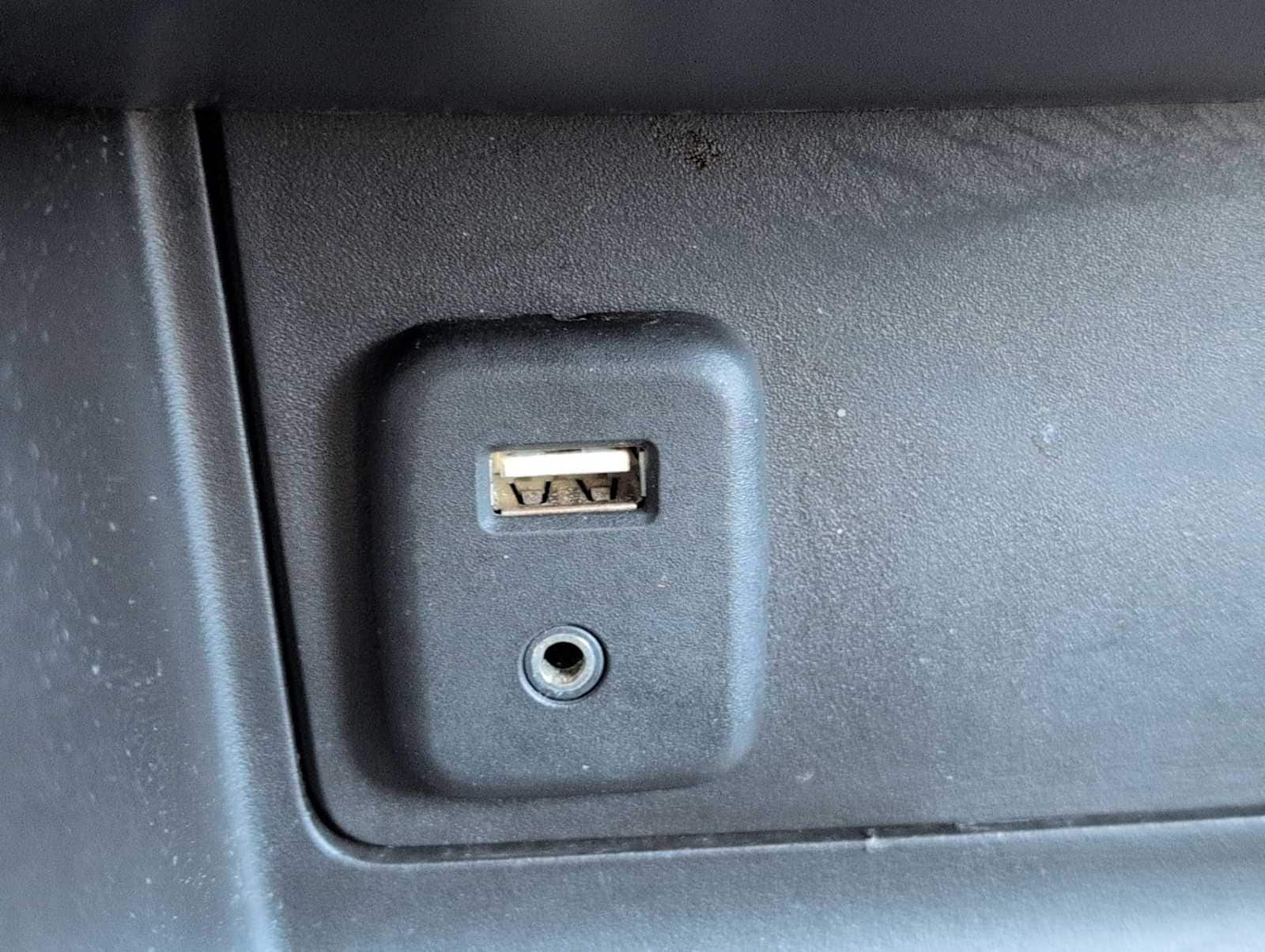 Thumbnail: 2016 GMC Canyon - 30