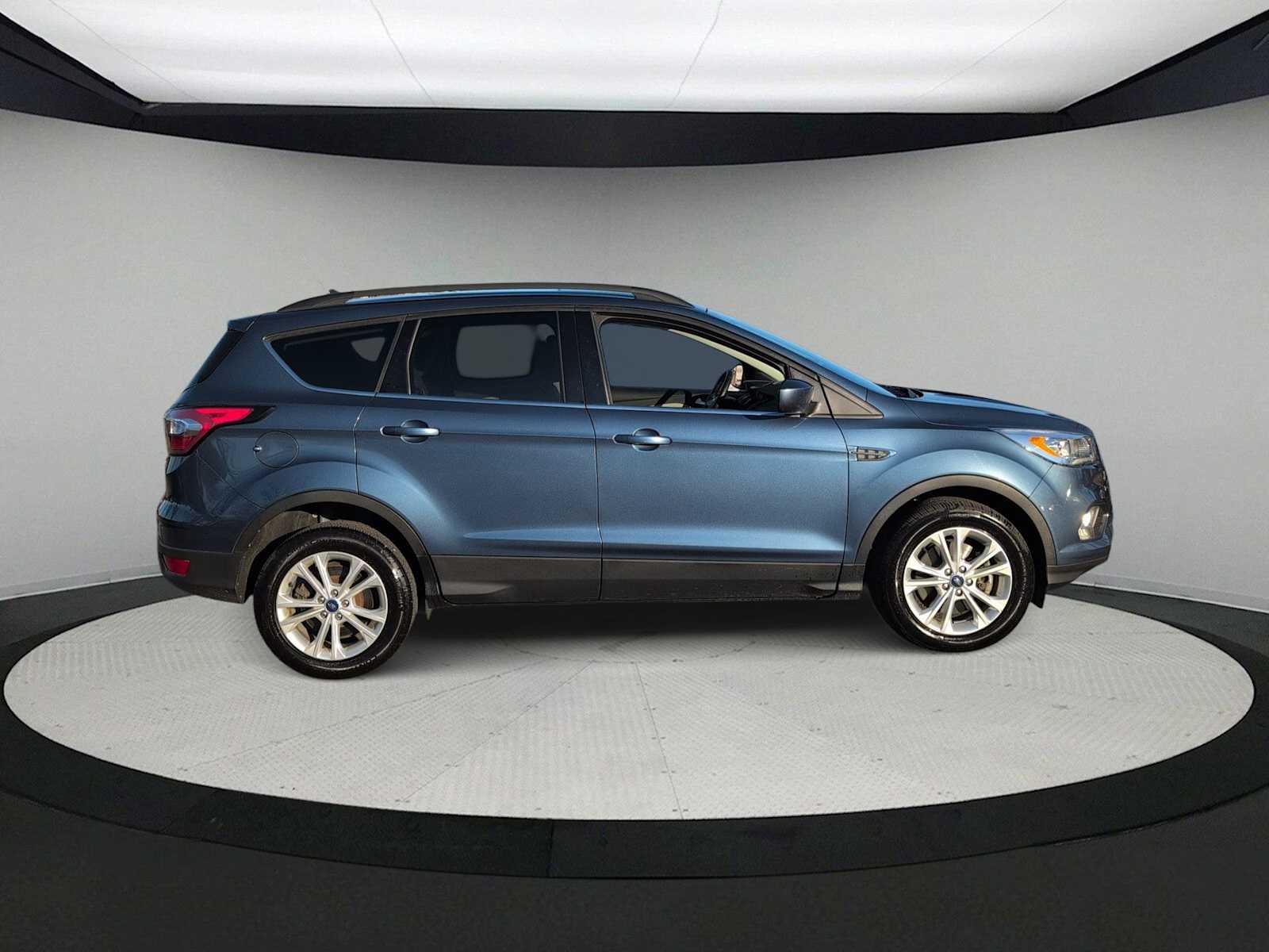 Thumbnail: 2018 Ford Escape - 9