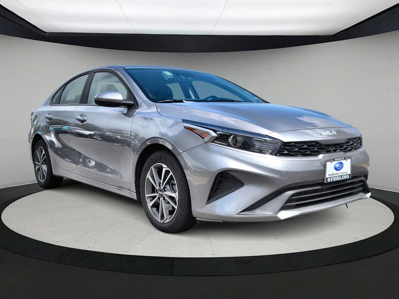 Thumbnail: 2023 Kia Forte - 4