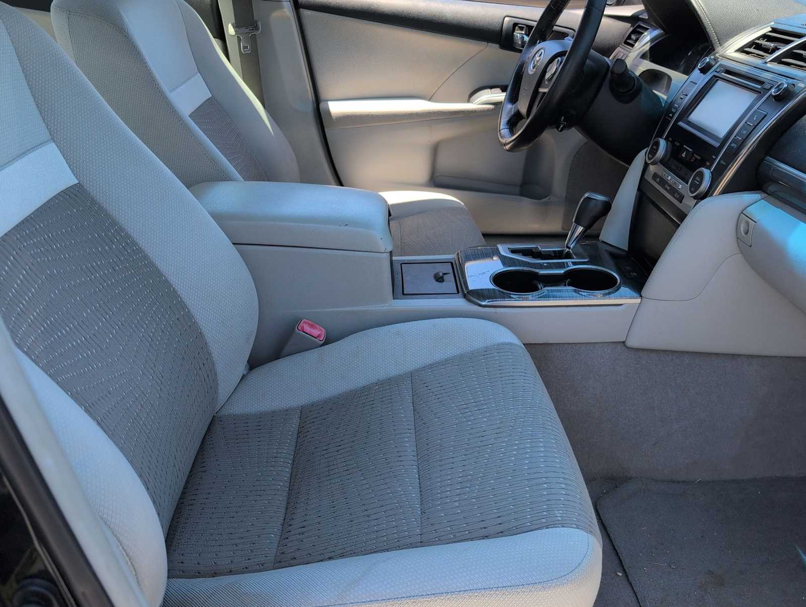 Thumbnail: 2012 Toyota Camry - 21