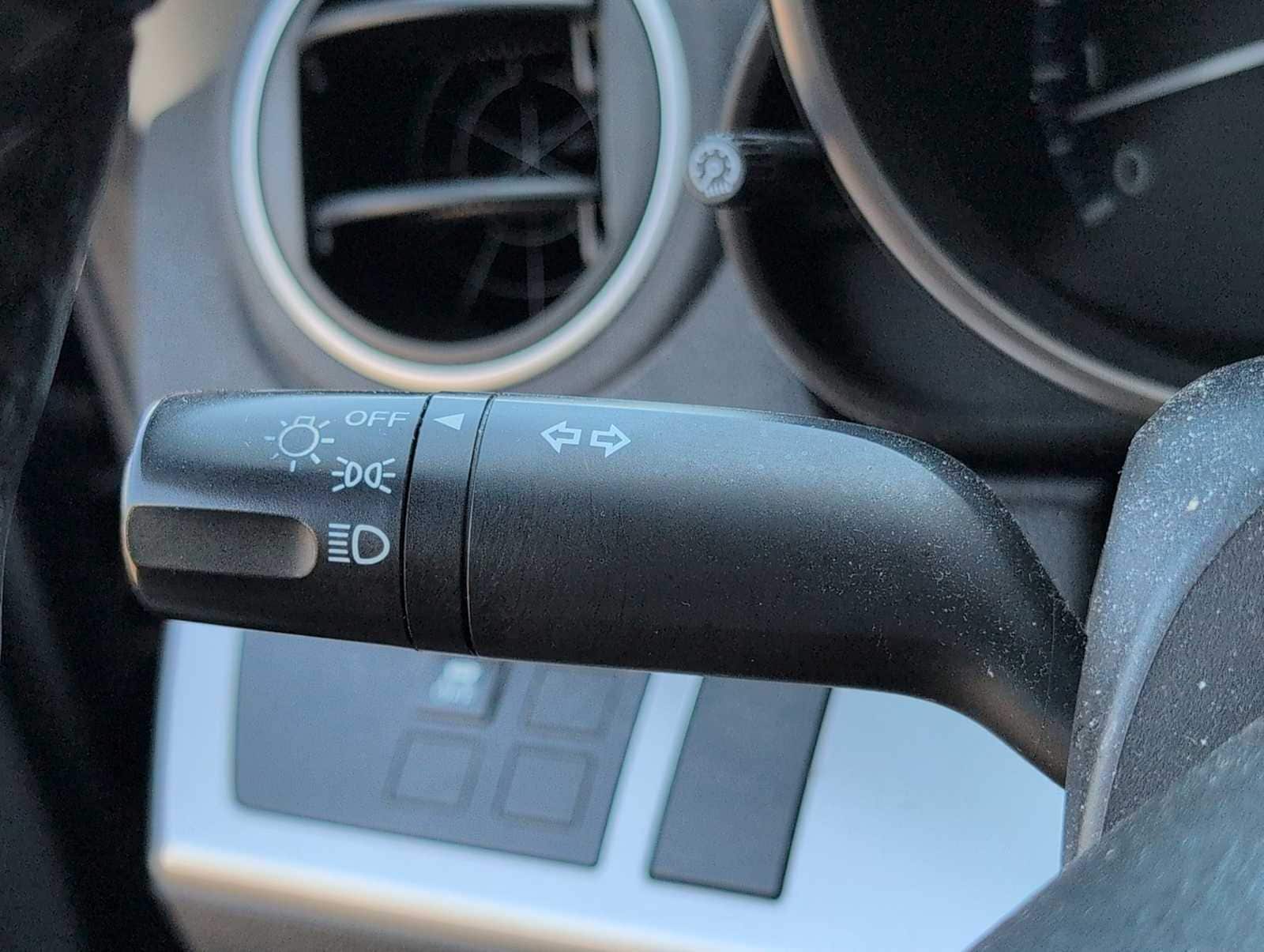 Thumbnail: 2012 Mazda Mazda3 - 25