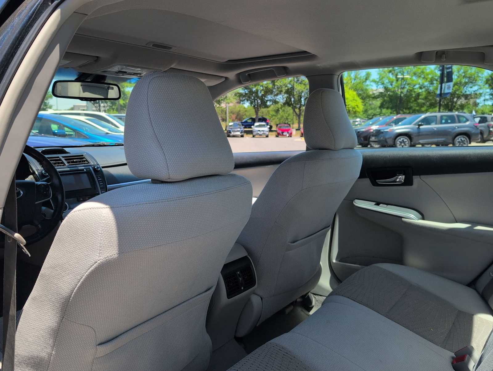 Thumbnail: 2012 Toyota Camry - 18