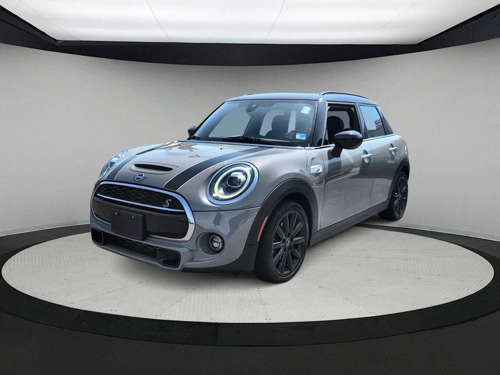 Thumbnail: 2020 MINI Cooper Hardtop - 4