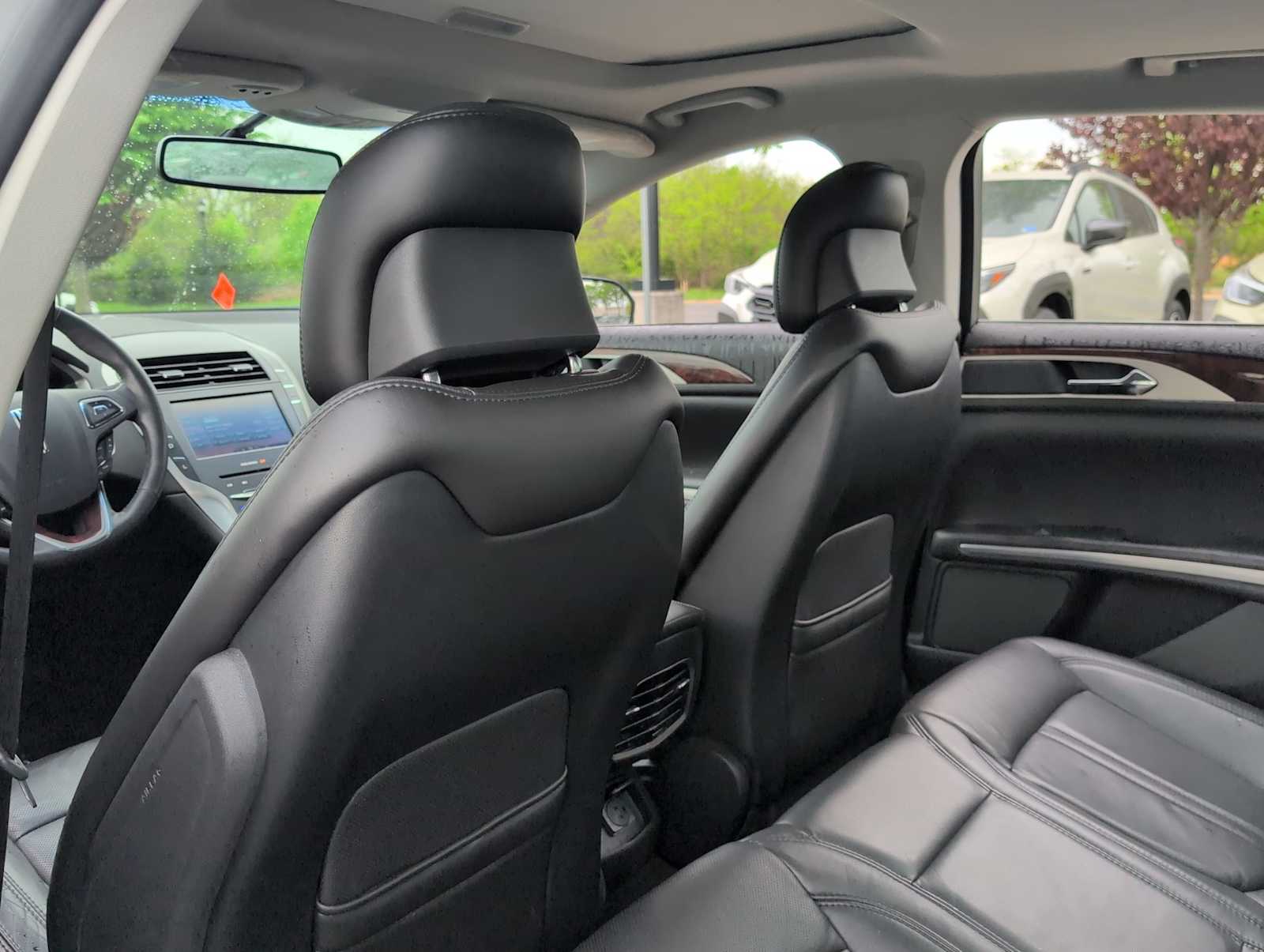 Thumbnail: 2014 Lincoln MKZ - 18