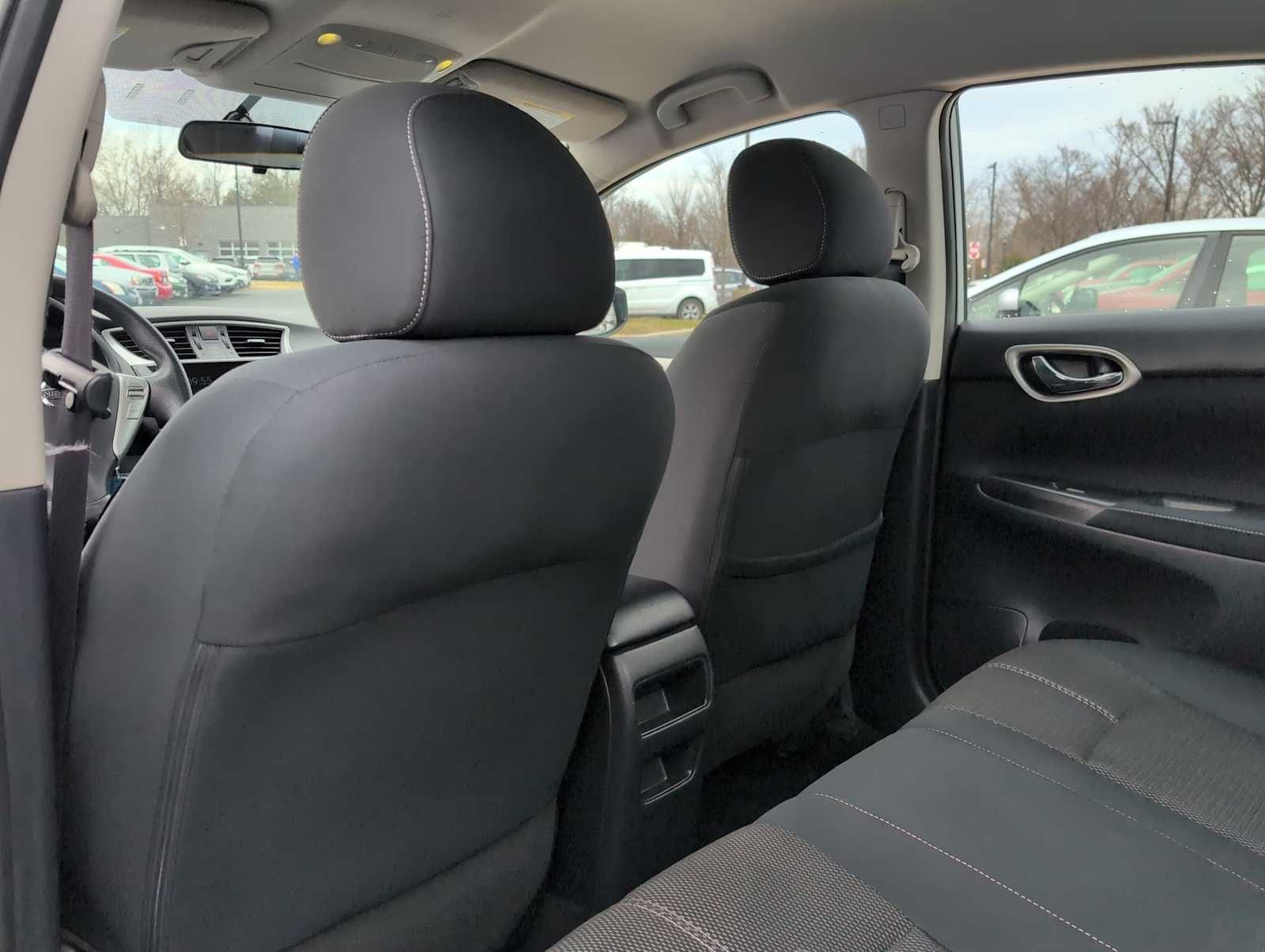 Thumbnail: 2015 Nissan Sentra - 18