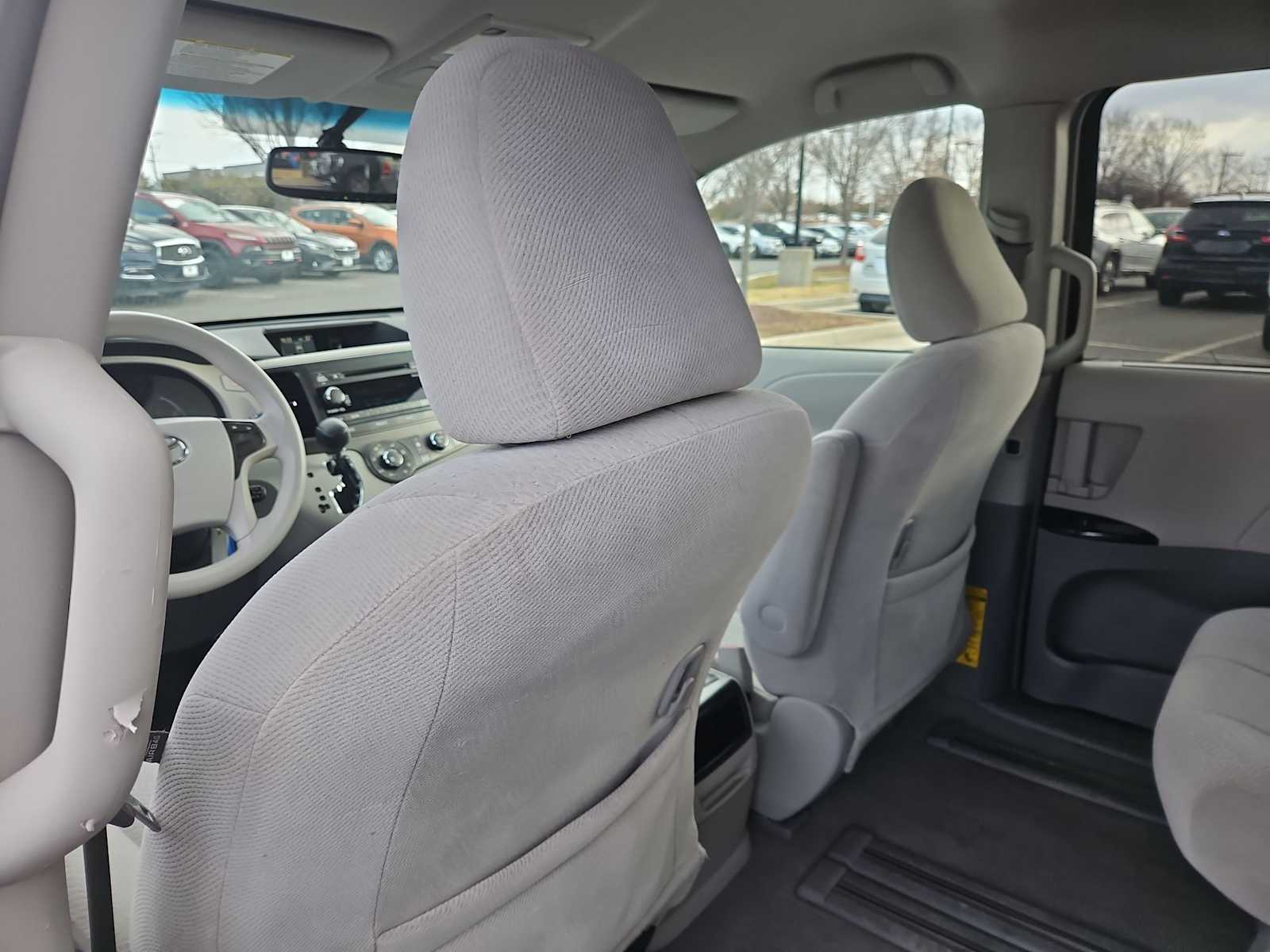 Thumbnail: 2011 Toyota Sienna - 17