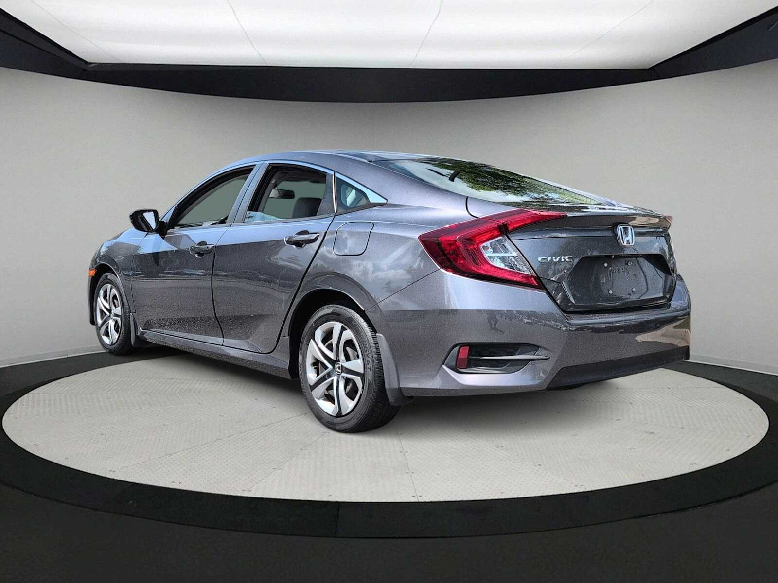 Thumbnail: 2017 Honda Civic - 6