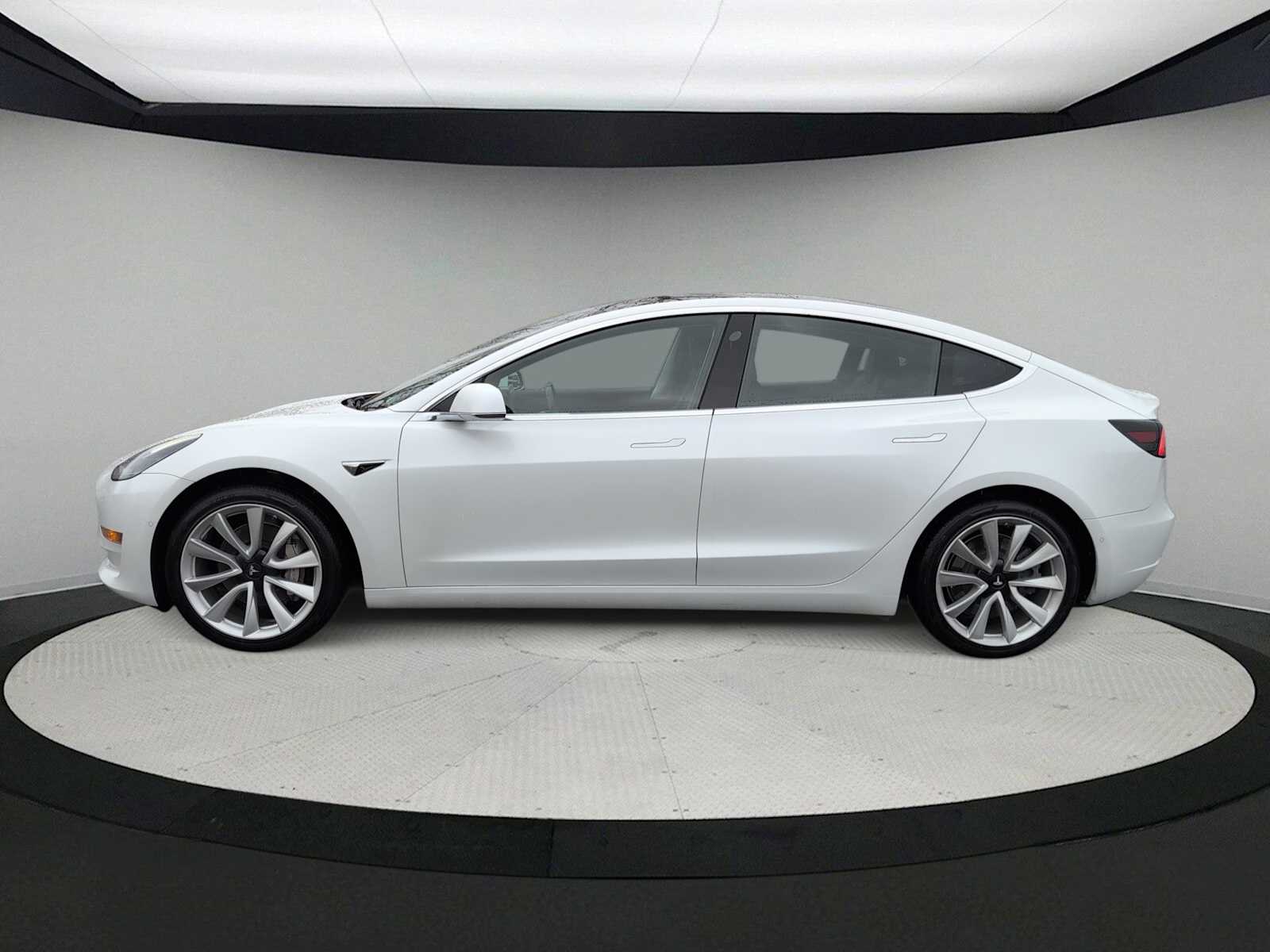 Thumbnail: 2019 Tesla Model 3 - 5