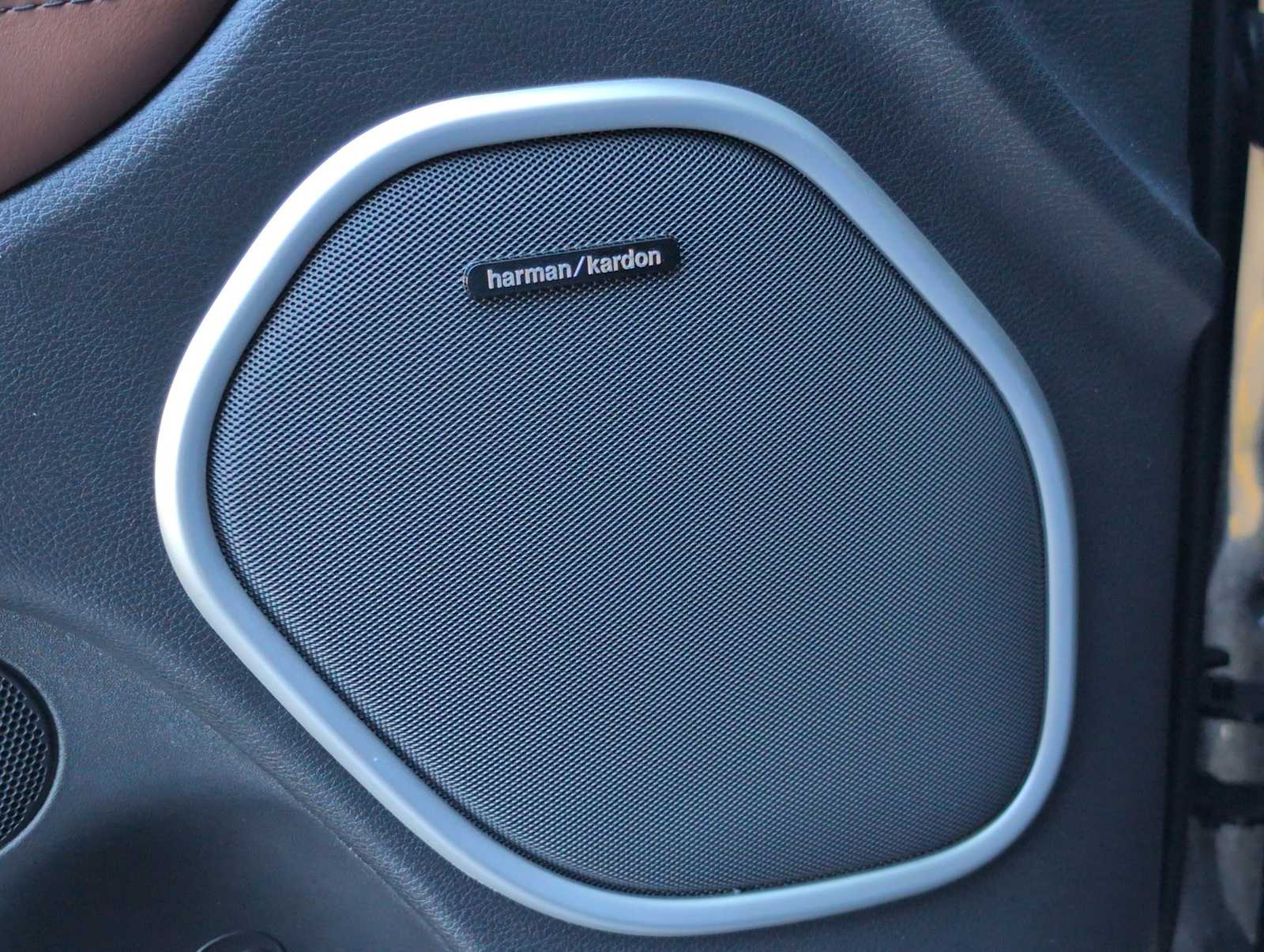 Thumbnail: 2020 Jeep Grand Cherokee - 29
