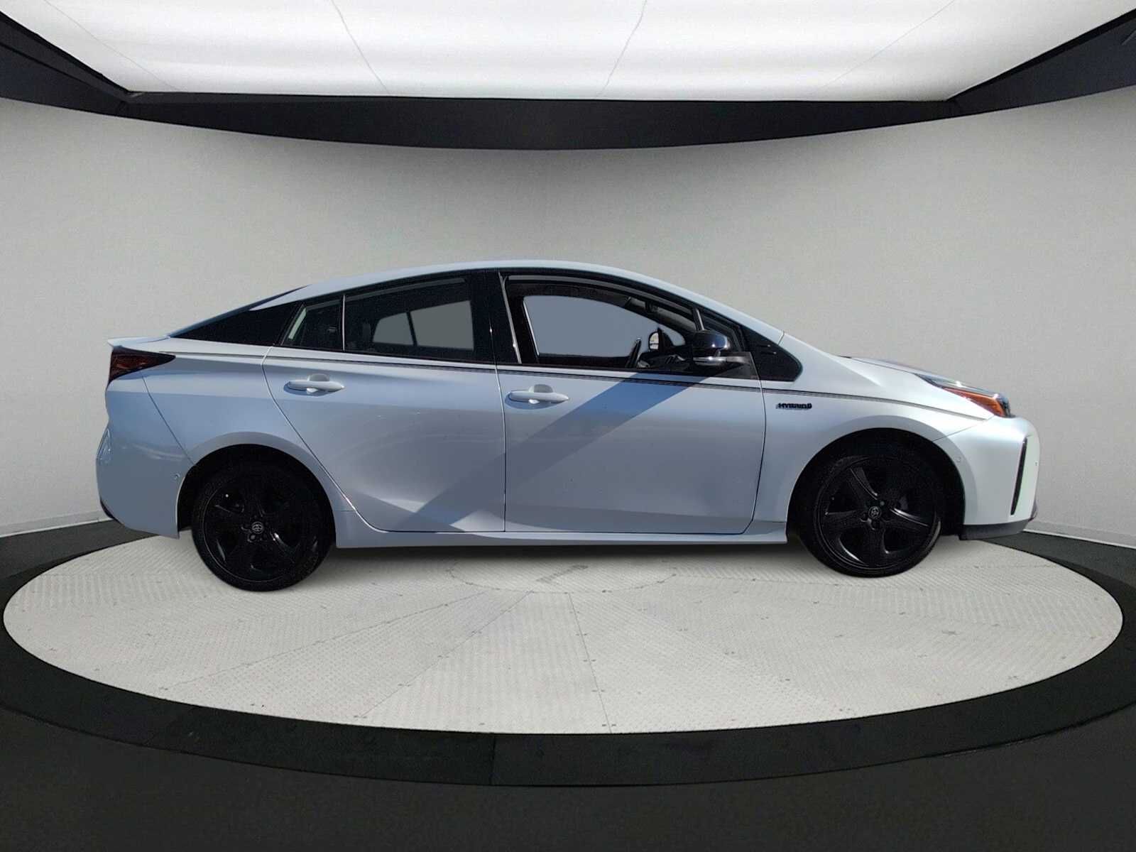 Thumbnail: 2021 Toyota Prius - 9