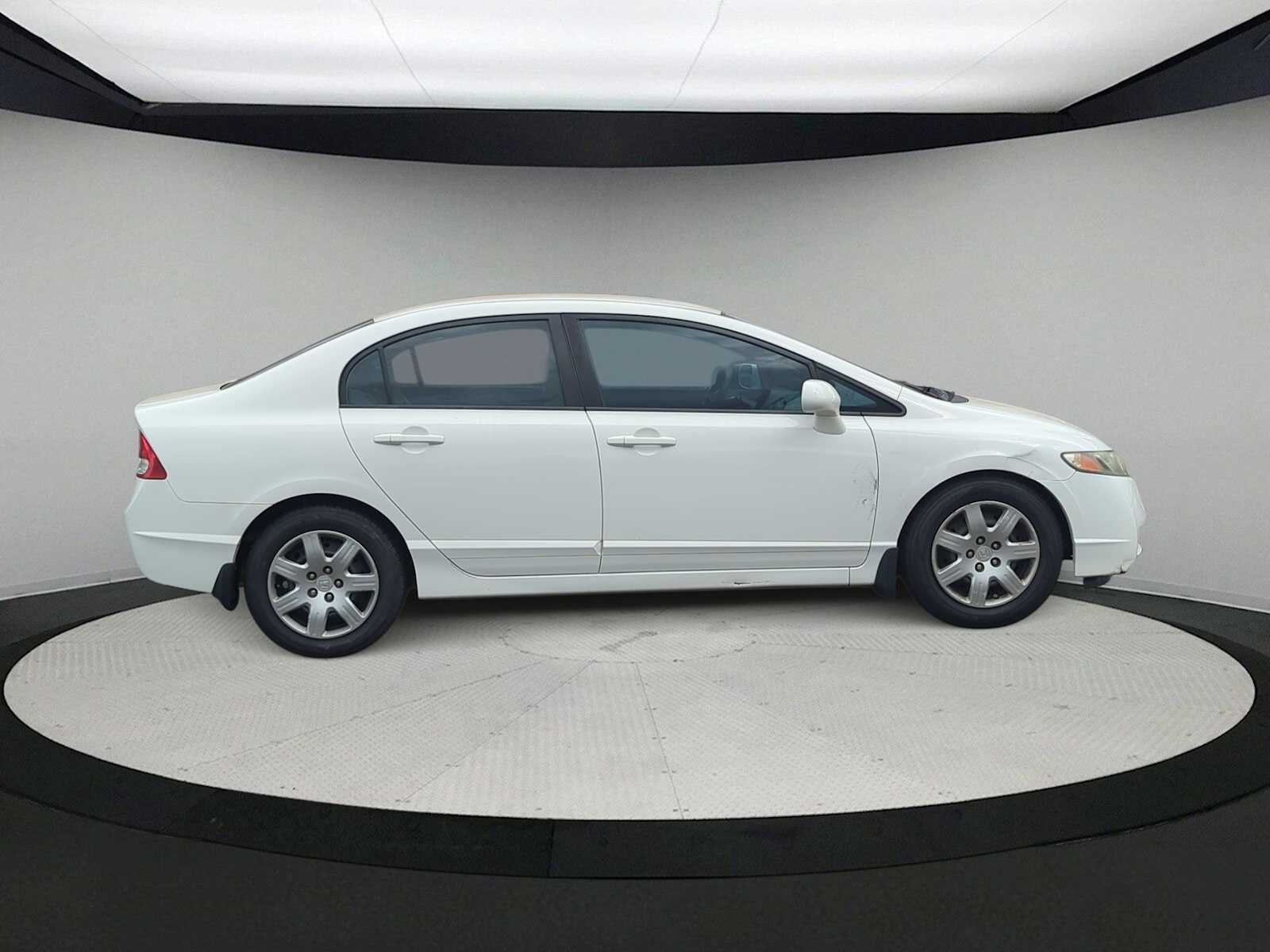 Thumbnail: 2011 Honda Civic - 9