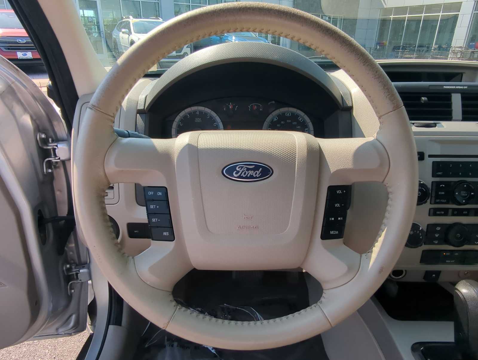 Thumbnail: 2010 Ford Escape - 21