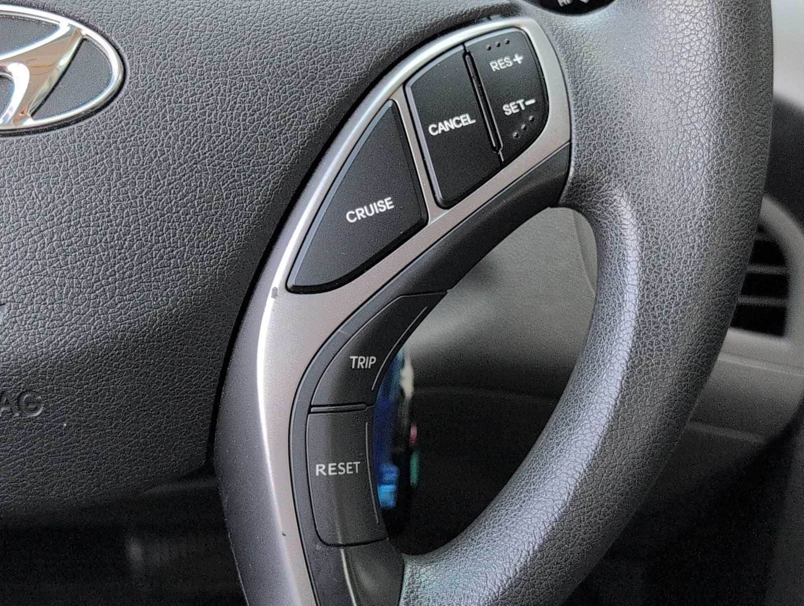 Thumbnail: 2013 Hyundai Elantra - 24