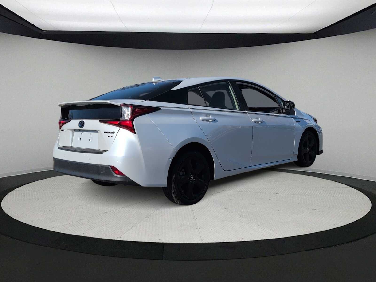 Thumbnail: 2021 Toyota Prius - 8